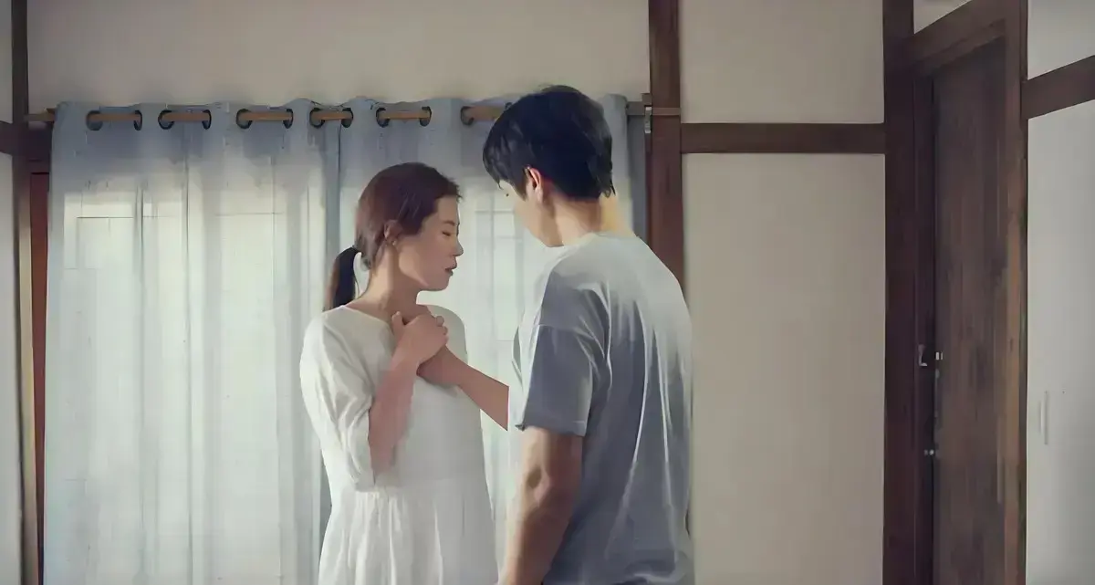 《出轨》韩国高分电影高清未删减版 - 无广告免费在线看《出轨》中文版全集 - 网盘观看《出轨》1080P高清画质同步上线