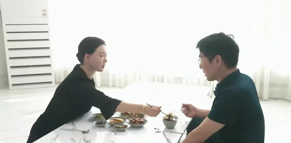 《50岁继母的诱惑》资源下载-打破韩国伦理片框架的年度黑马，金敏喜成熟韵味演绎禁忌拉扯，50岁继母的诱惑4K高清未删减在线看