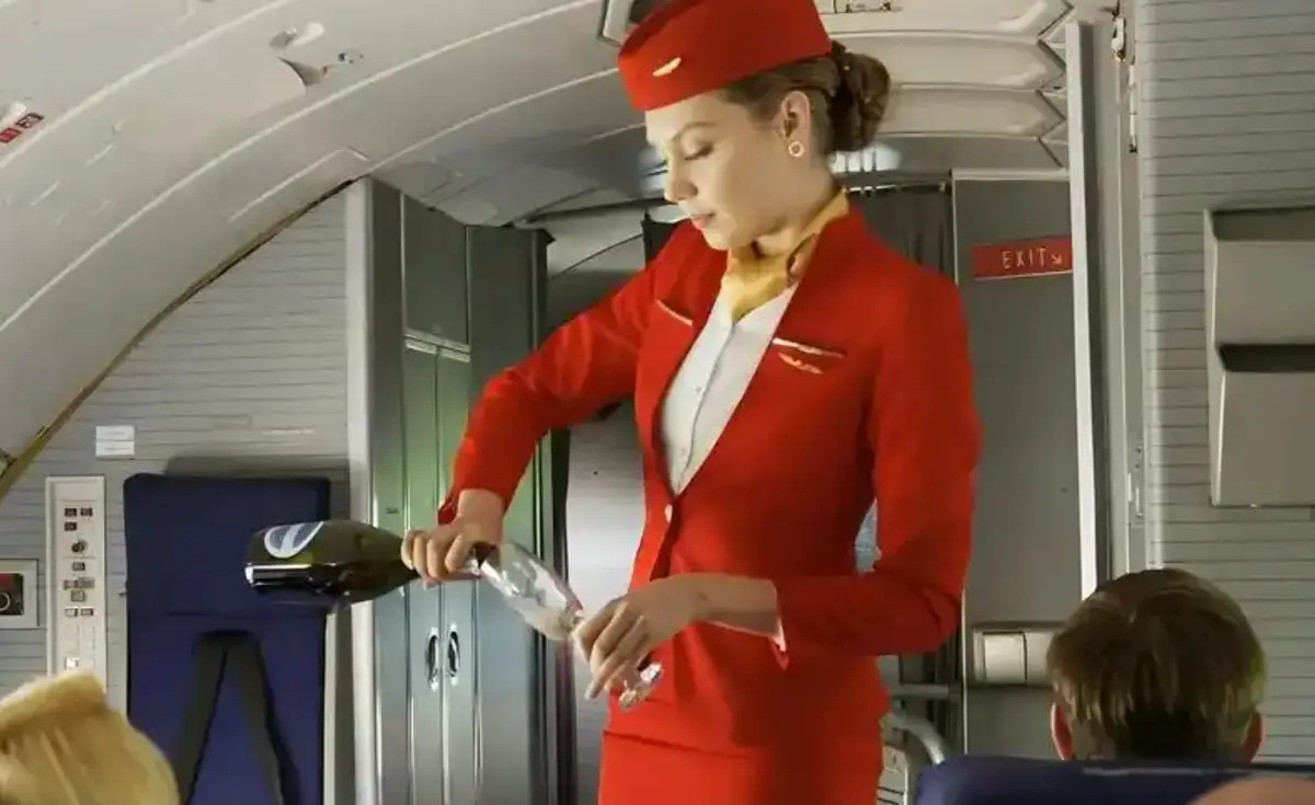 《法国空乘4》全集完整版资源下载_4K高清未删减在线观看免费_法国空乘电影免费播放