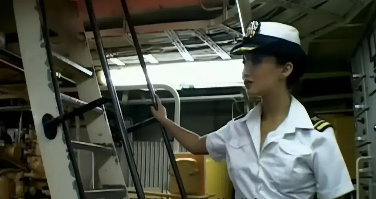《军舰上的女兵》未删减完整版在线看-《军舰上的女兵》1080P高清全集免费播放-卡楚米主演战争片
